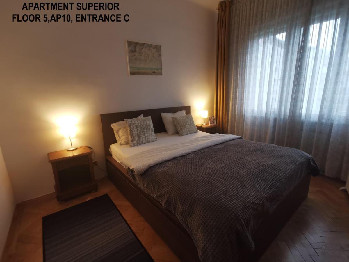Black And White Apartments بوخارست المظهر الخارجي الصورة